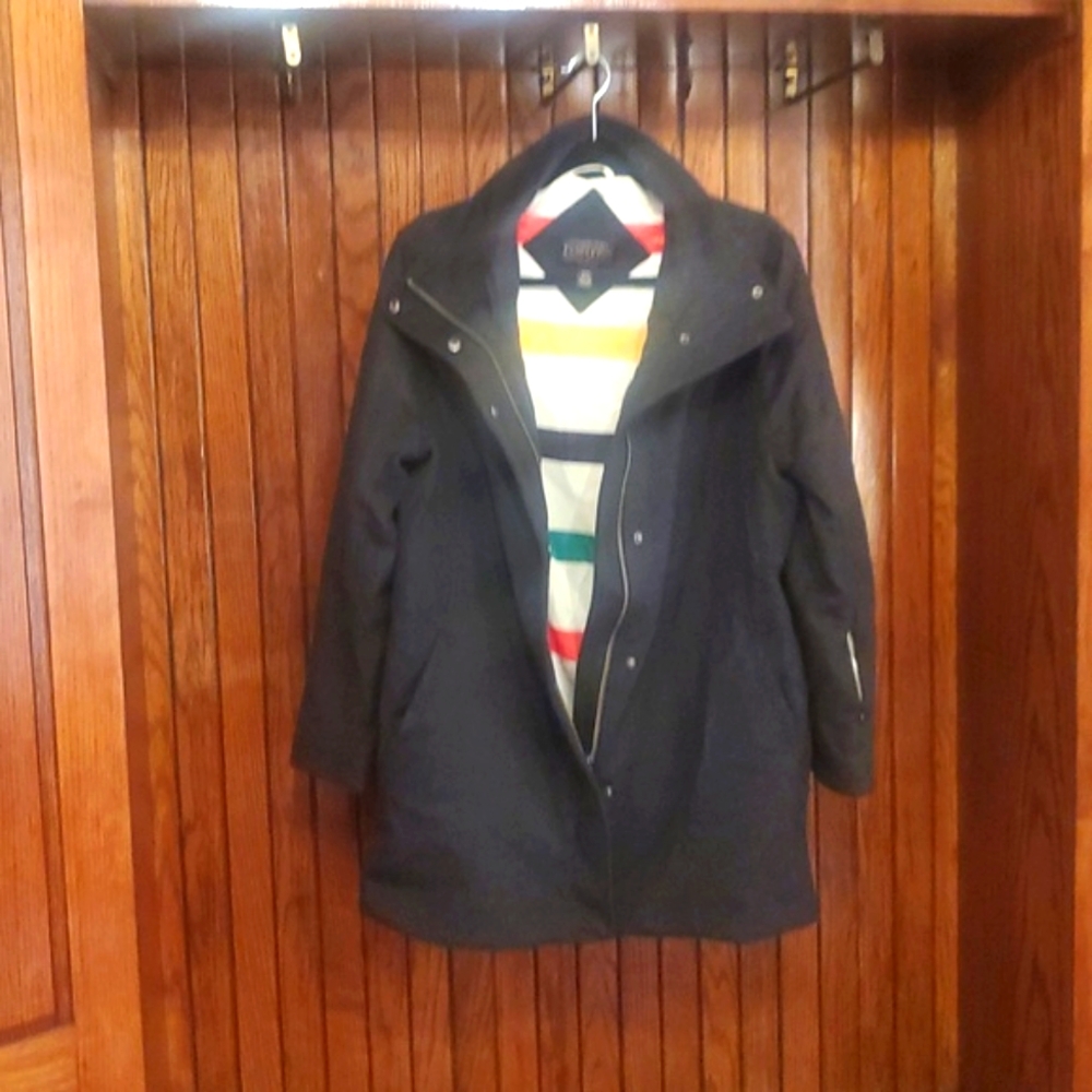 PENDLETON SIZE Mediun Women's Black Coat - Picture 6 of 11